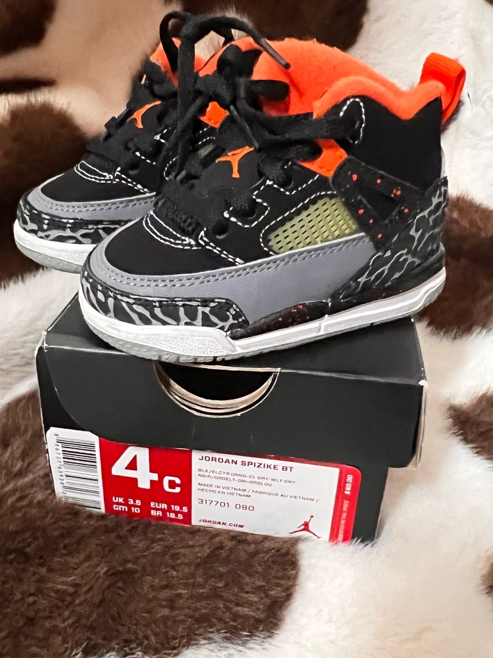 Jordan Spizike BT Kids Sneakers in Black, Orange & Gray